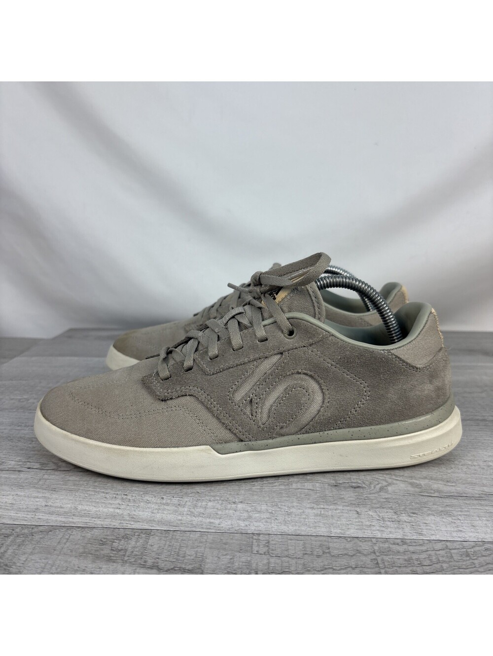 Adidas Five Ten Sleuth Menโs Size 9.5 Grey Suede Bike Shoes EG4619
